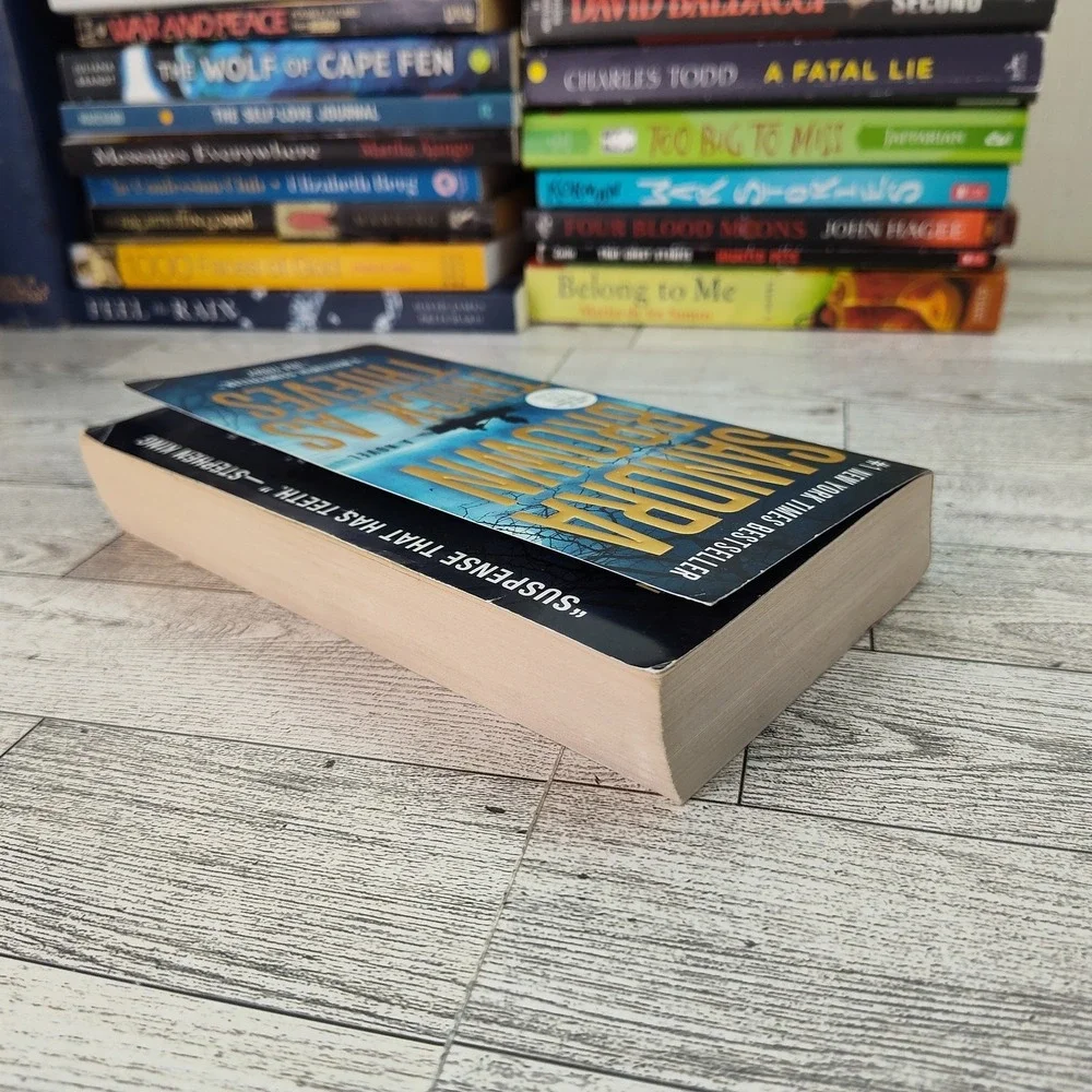 Thick as Thieves Sandra Brown‎ 2021 Paperback 1st Edition Thriller PB